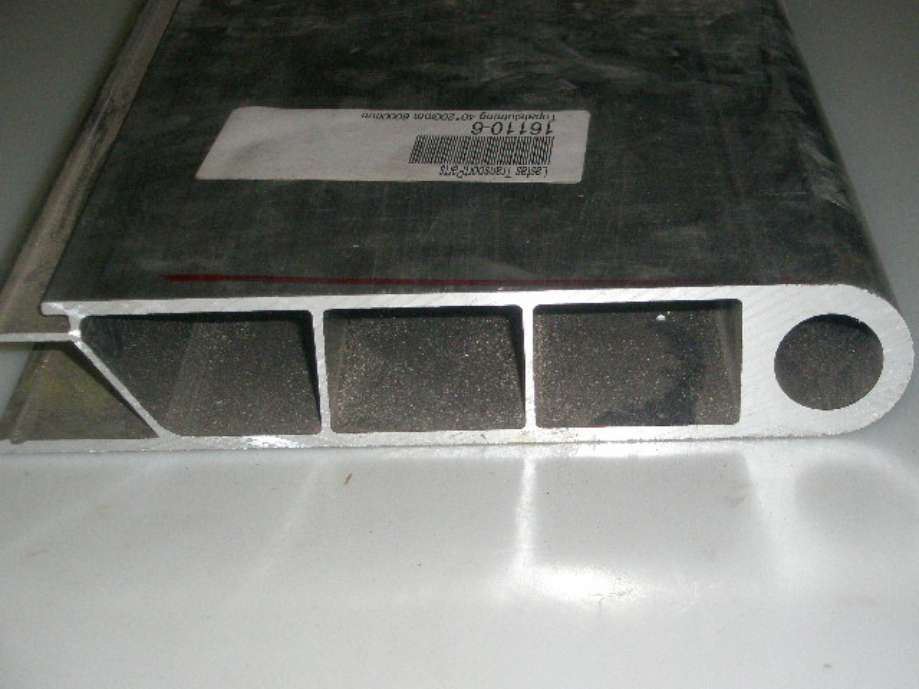 Top afslutning 40x200 2373mm